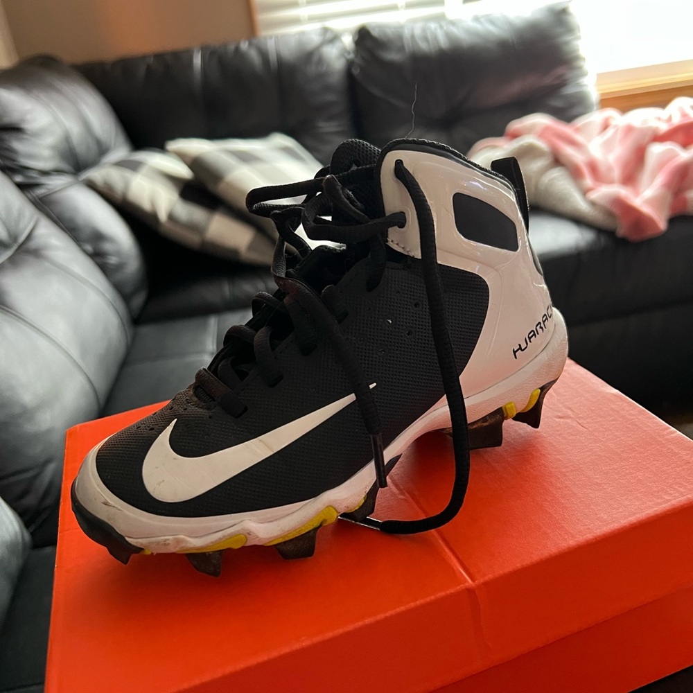 Nike boys baseball cleats